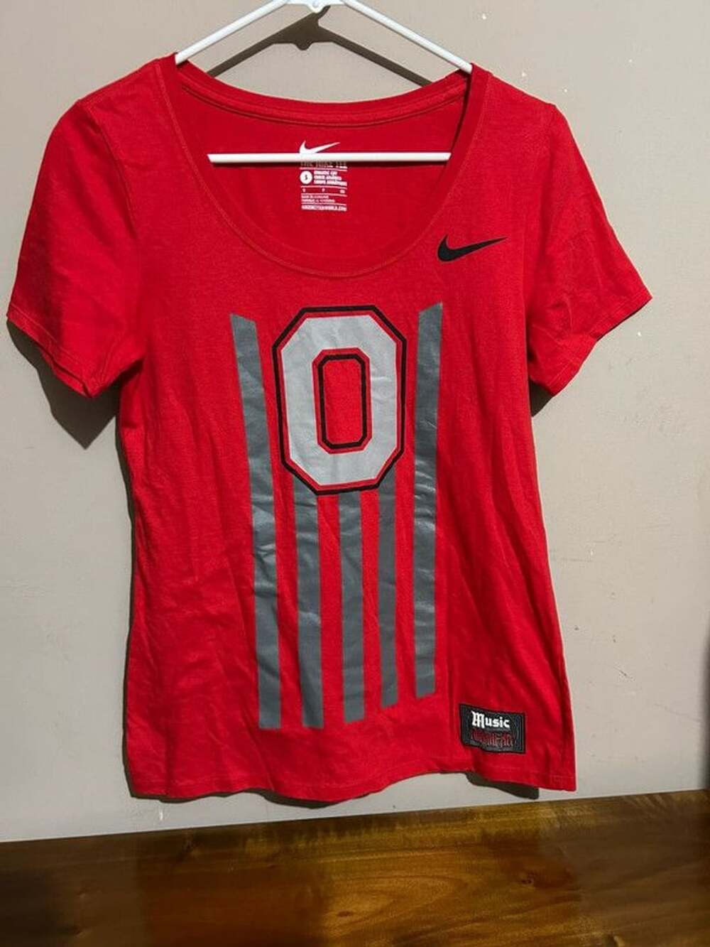 Nike Ohio State Buckeyes Music & Cannon Fire Size Small